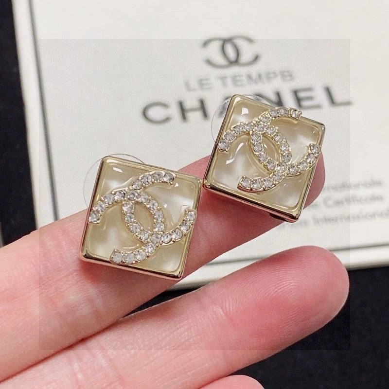 Chanel Earrings Snug 222723