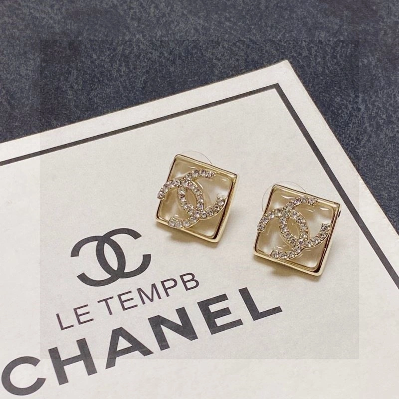 Chanel Earrings Snug 222723