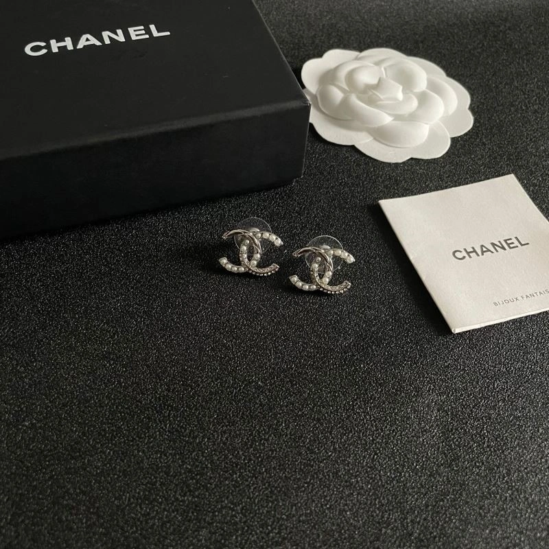 Chanel Earrings Compact 222713