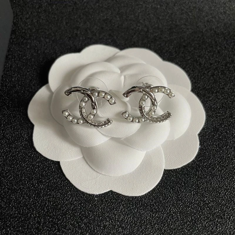 Chanel Earrings Compact 222713