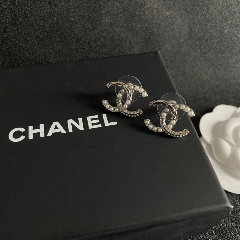 Chanel Earrings Compact 222713