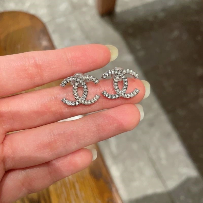 Chanel Earrings Compact 222670