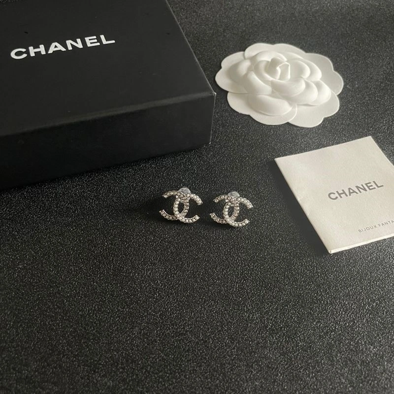 Chanel Earrings Compact 222670