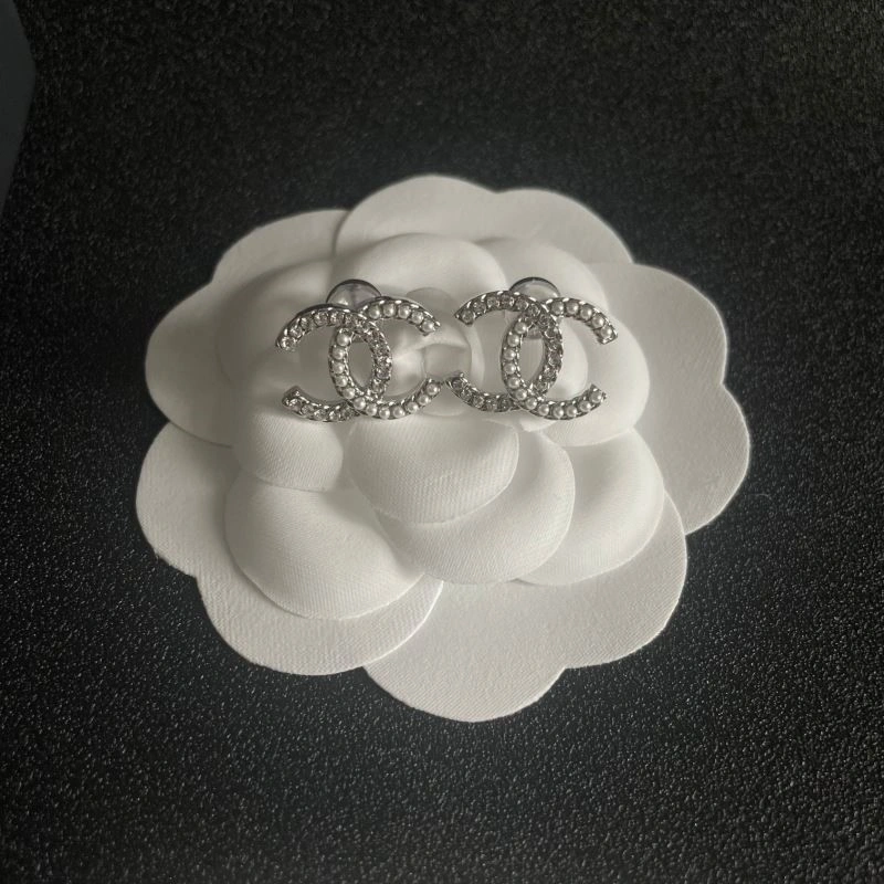 Chanel Earrings Compact 222670