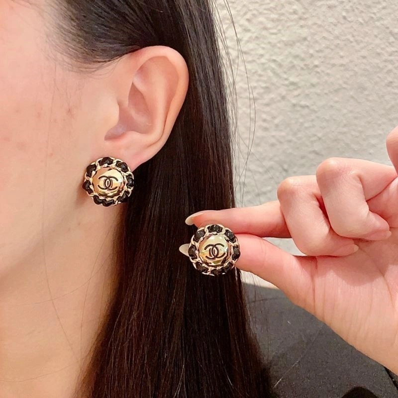 Chanel Earrings Snug 222635