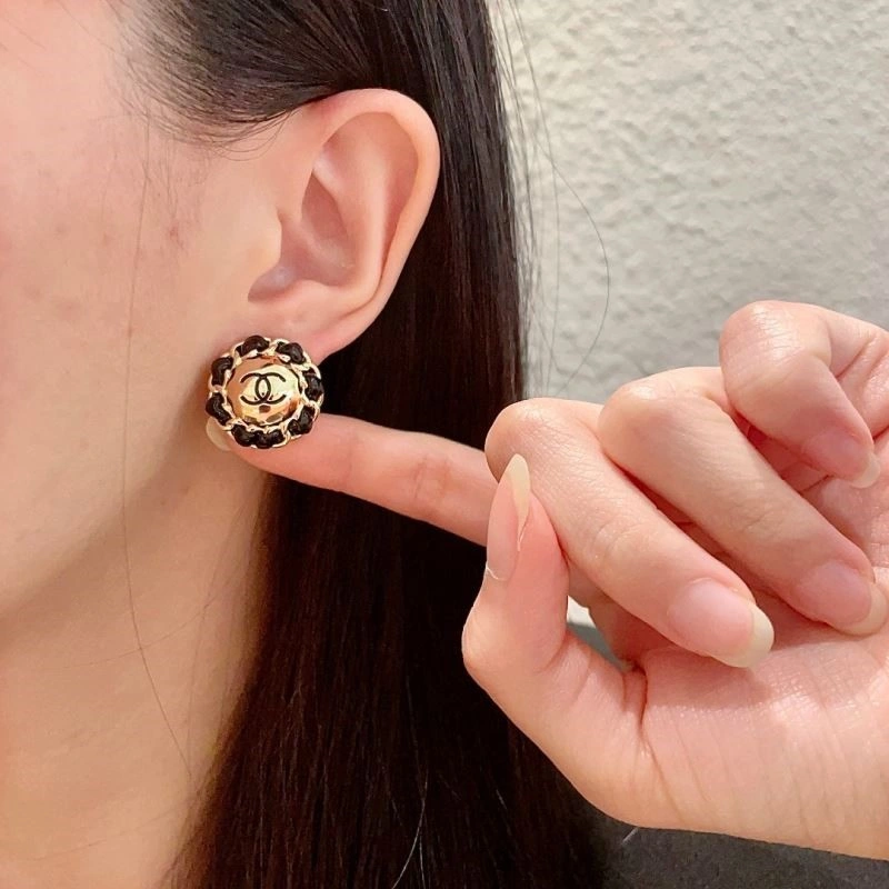 Chanel Earrings Snug 222635