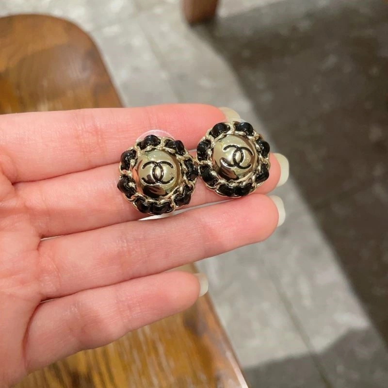 Chanel Earrings Snug 222635