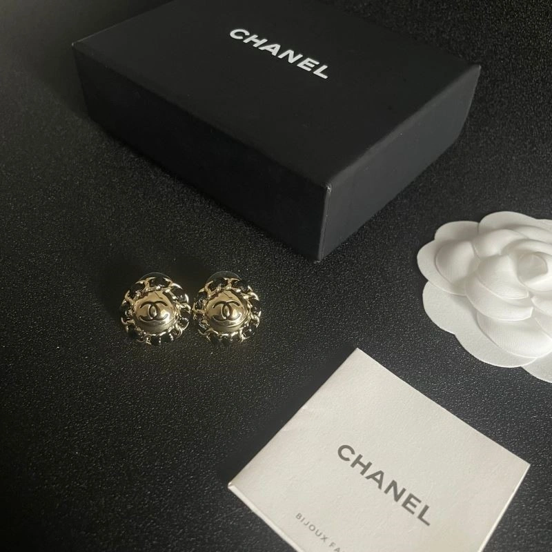 Chanel Earrings Snug 222635