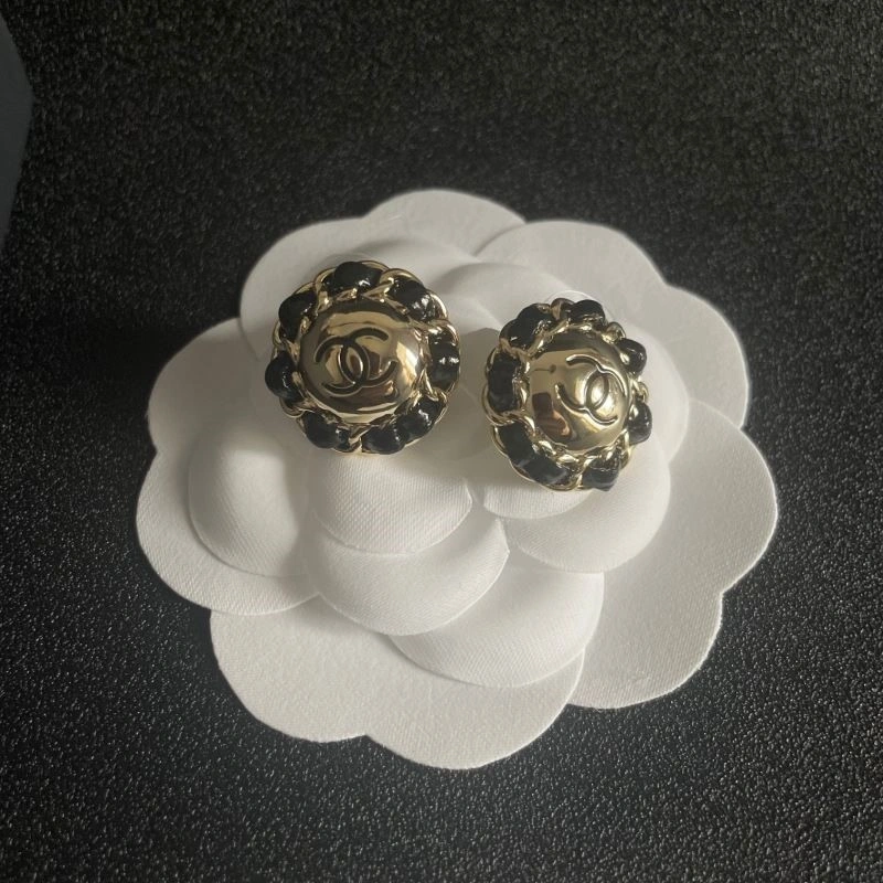 Chanel Earrings Snug 222635