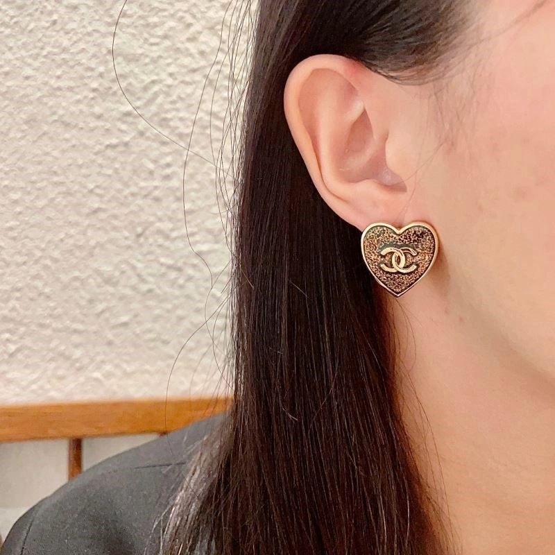 Modern Chanel Earrings 222618