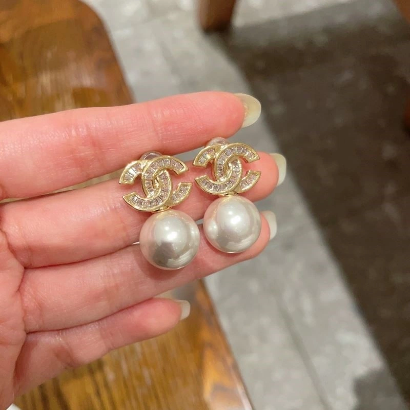 Chanel Earrings Stylish 222624