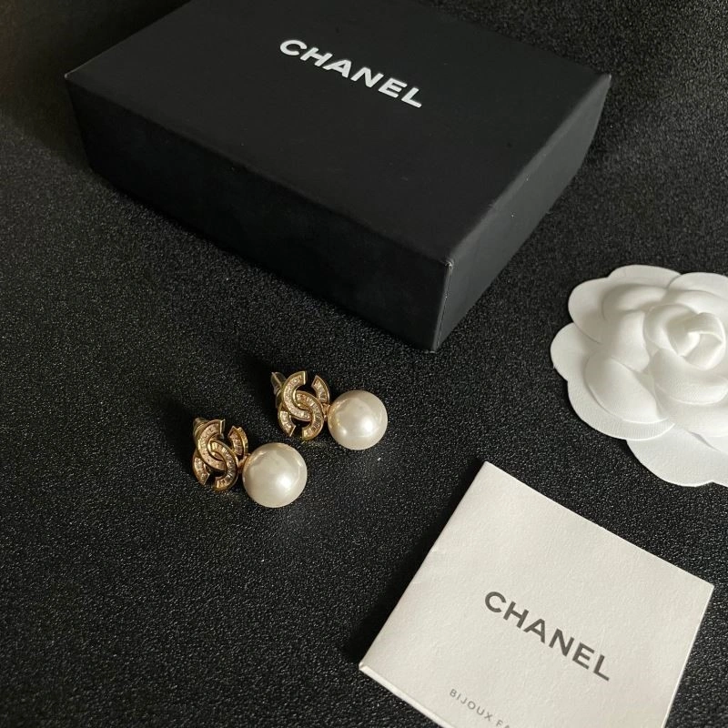 Chanel Earrings Stylish 222624