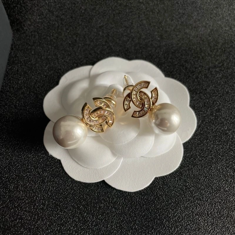 Chanel Earrings Stylish 222624