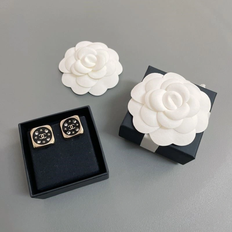 Chanel Earrings Effortless 222627