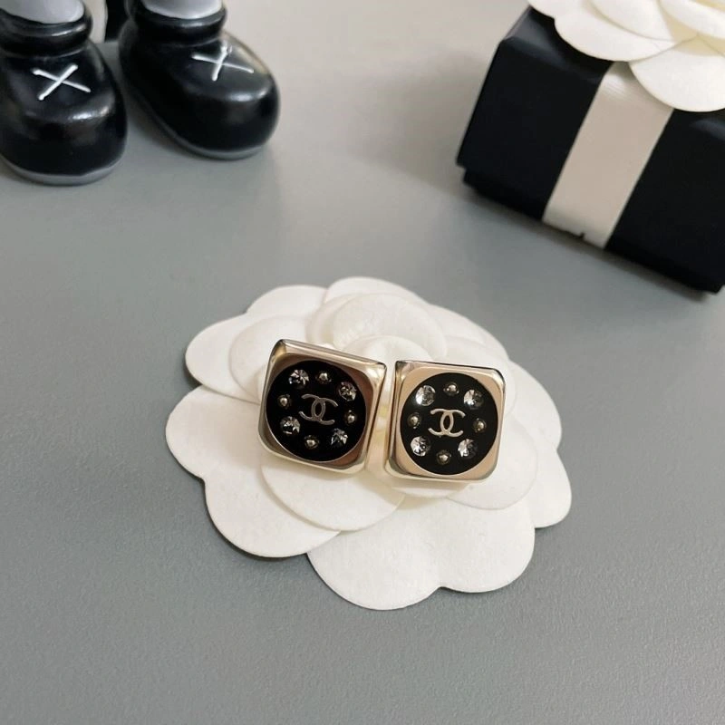 Chanel Earrings Effortless 222627