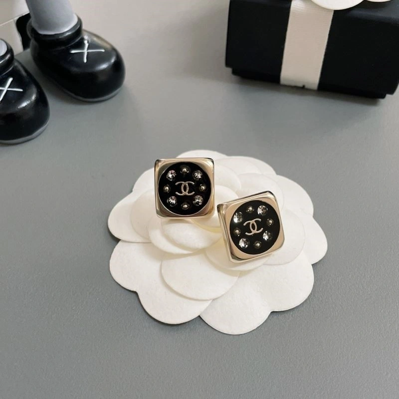 Chanel Earrings Effortless 222627