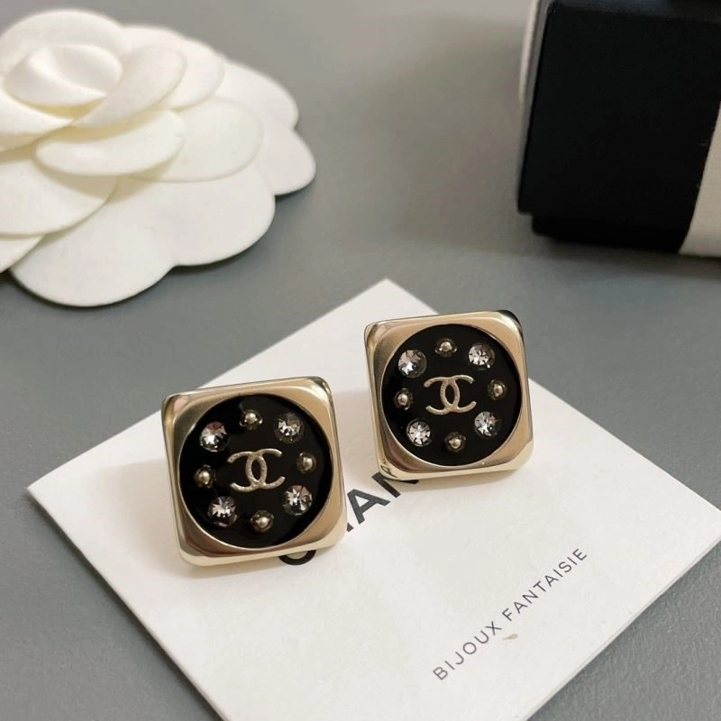 Chanel Earrings Effortless 222627