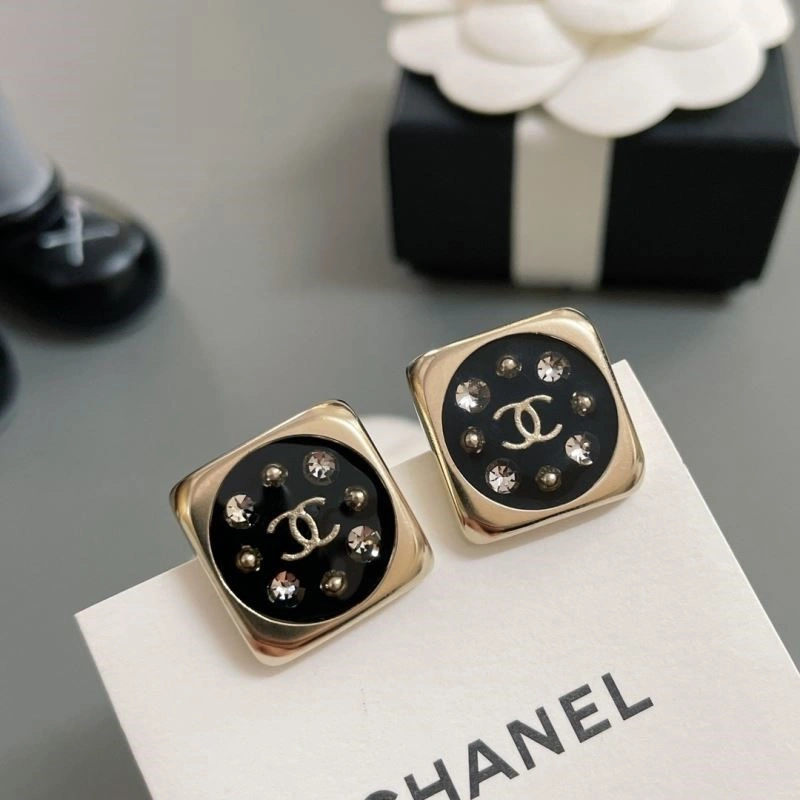 Chanel Earrings Effortless 222627