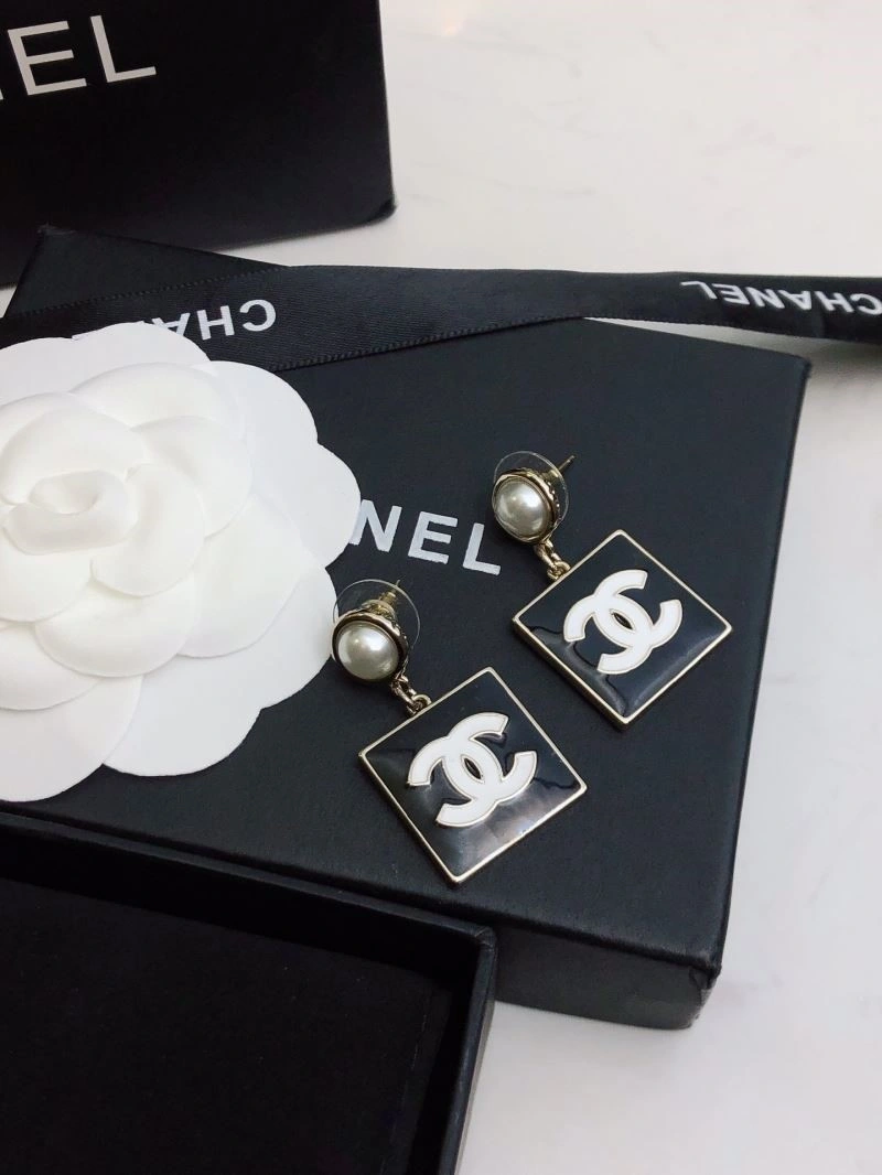MoistureWicking Chanel Earrings 222594