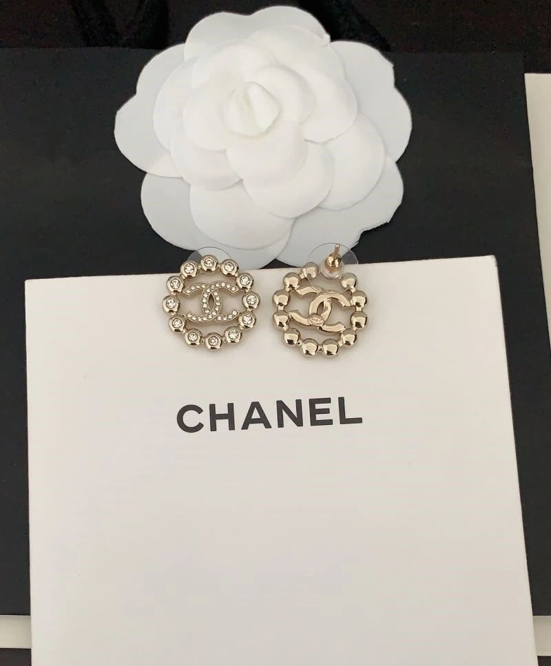 Minimalist Chanel Earrings 222555