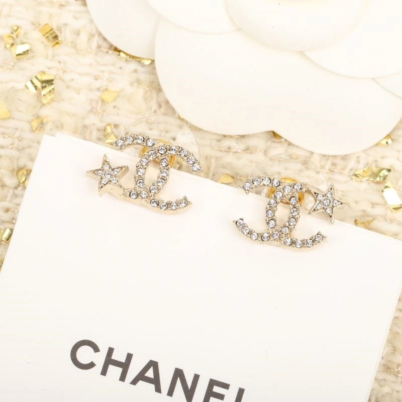EyeCatching Chanel Earrings 222554