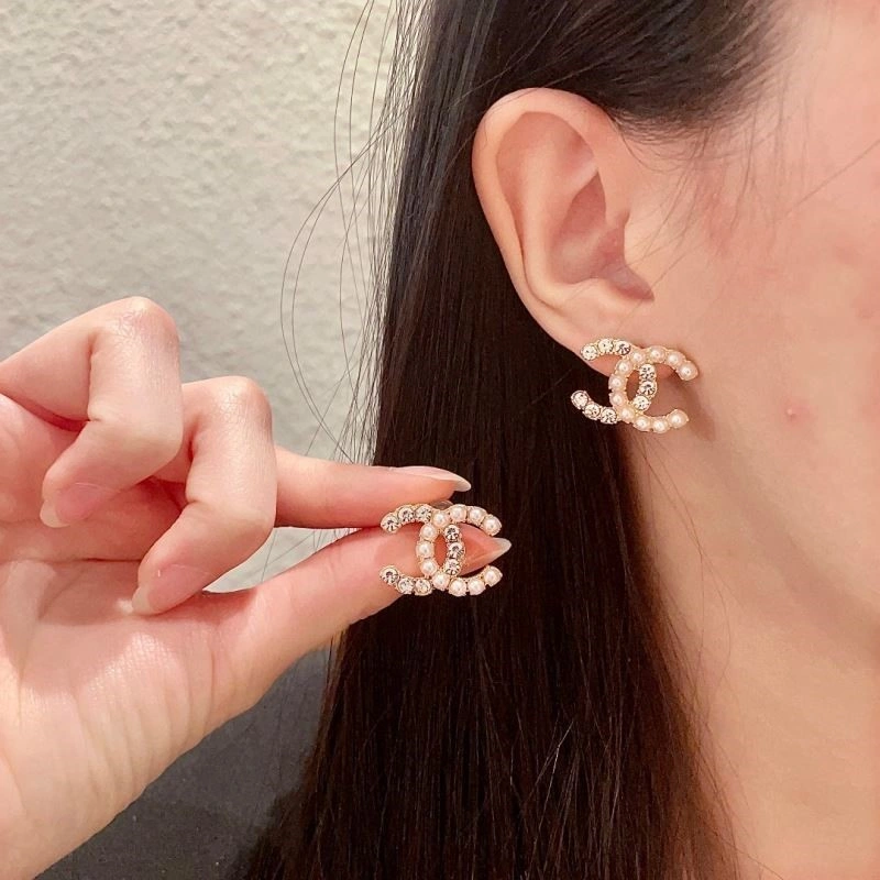 Chanel Earrings Versatile 222609