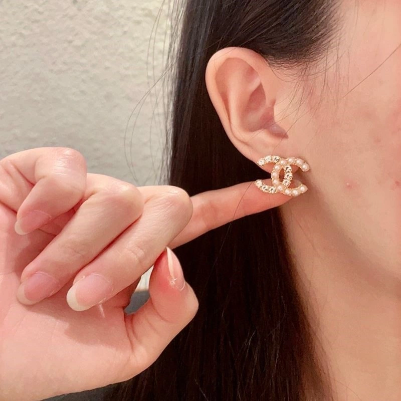 Chanel Earrings Versatile 222609