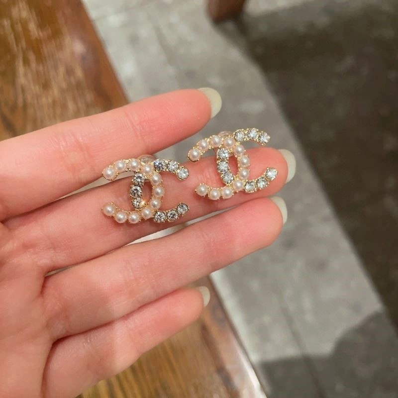 Chanel Earrings Versatile 222609
