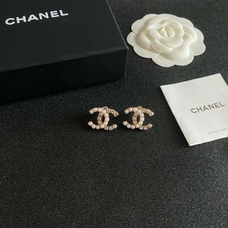 Chanel Earrings Versatile 222609