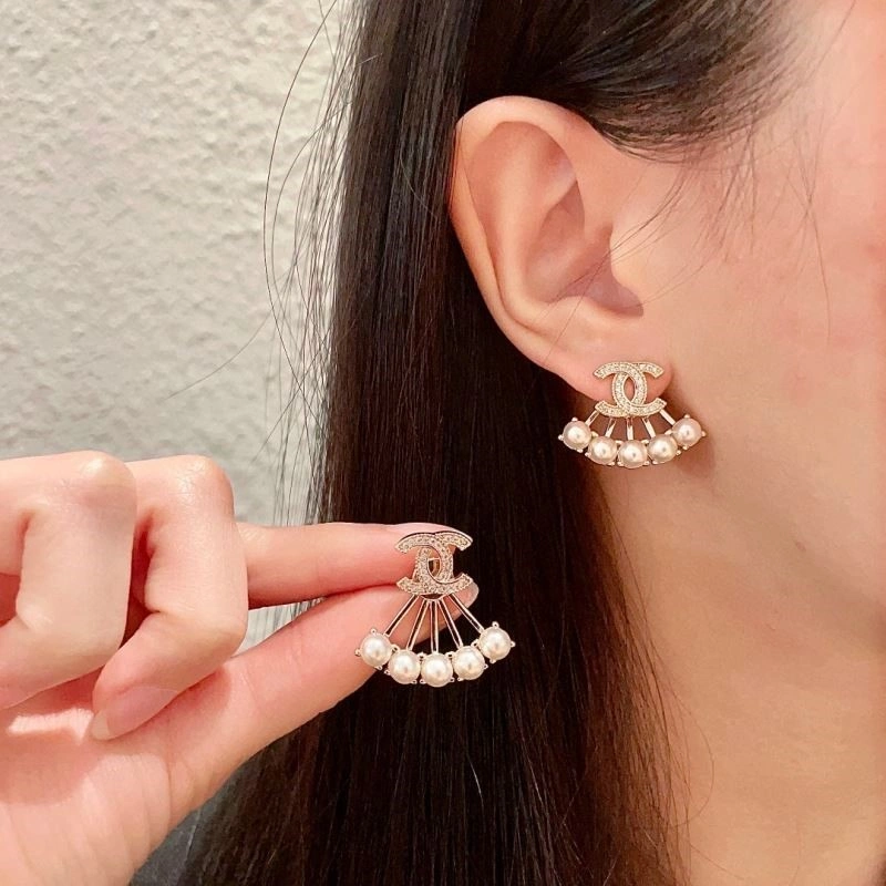 Chanel Earrings Elegant 222533