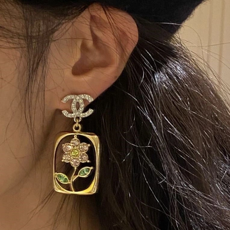FreshLook Chanel Earrings 222528