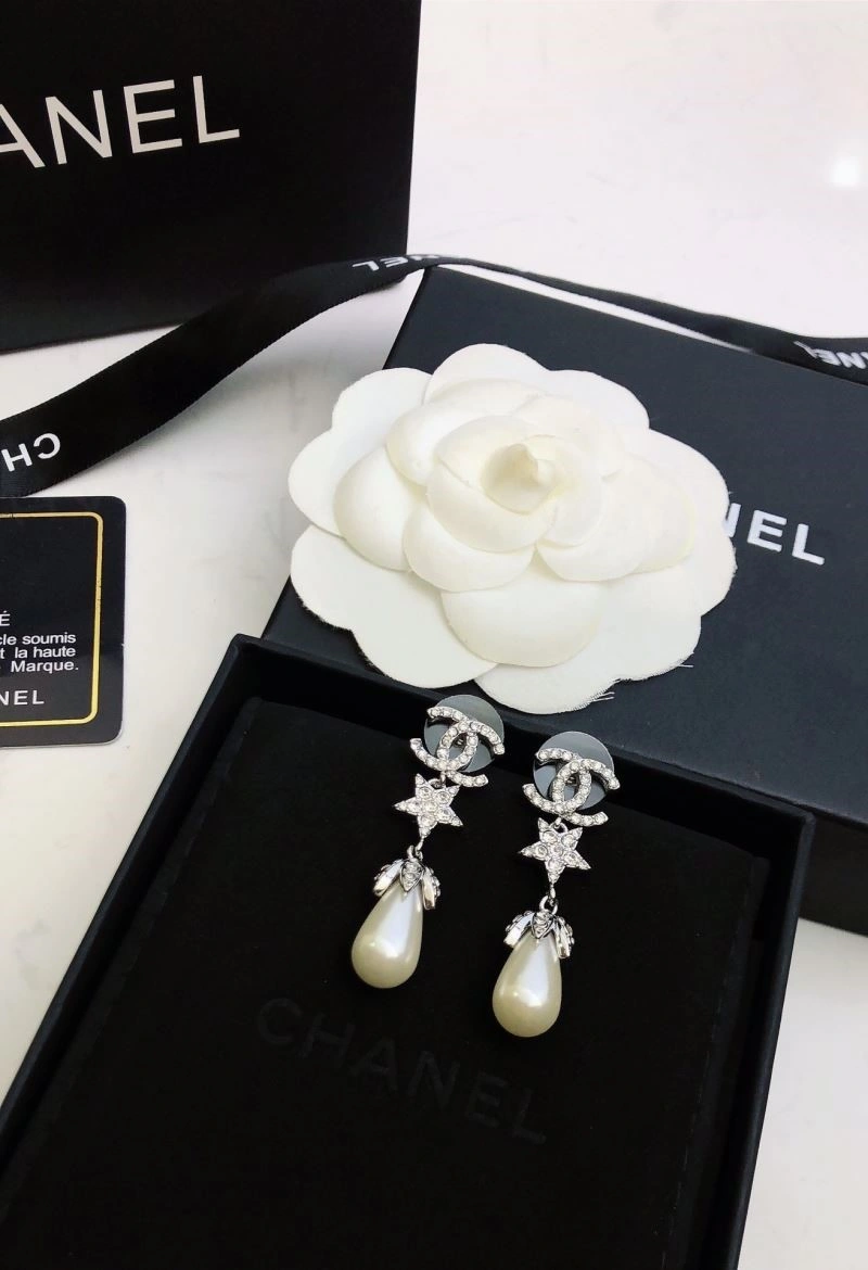 Unisex Chanel Earrings 222547