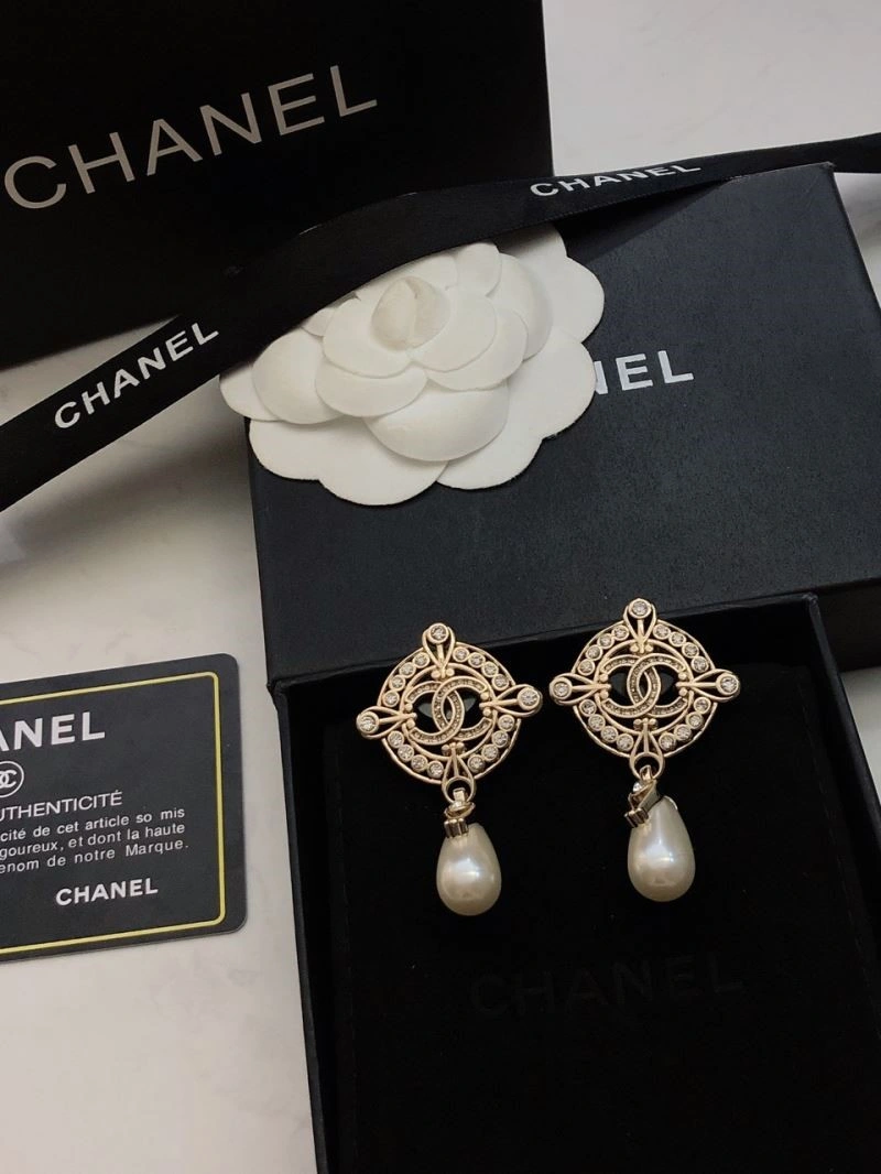 Minimalist Chanel Earrings 222521