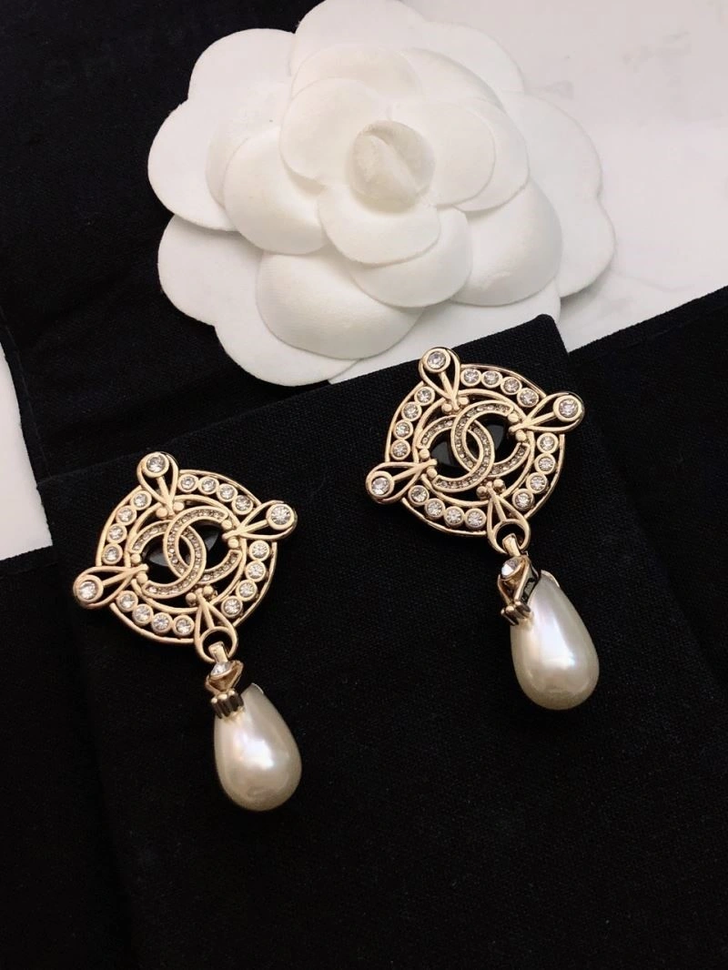 Minimalist Chanel Earrings 222521