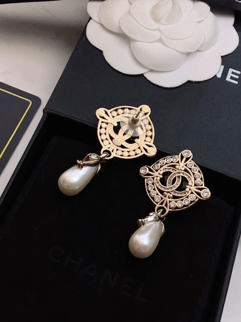 Minimalist Chanel Earrings 222521