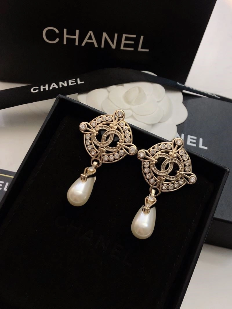 Minimalist Chanel Earrings 222521