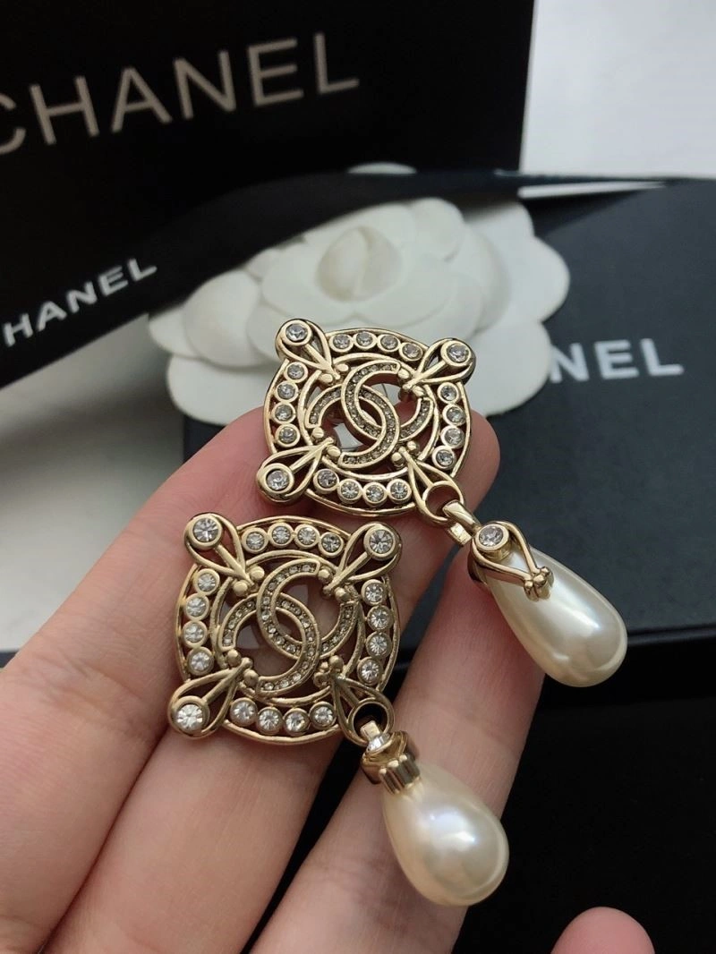 Minimalist Chanel Earrings 222521