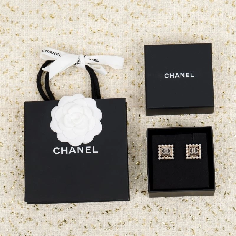Chanel Earrings WaterResistant 222513