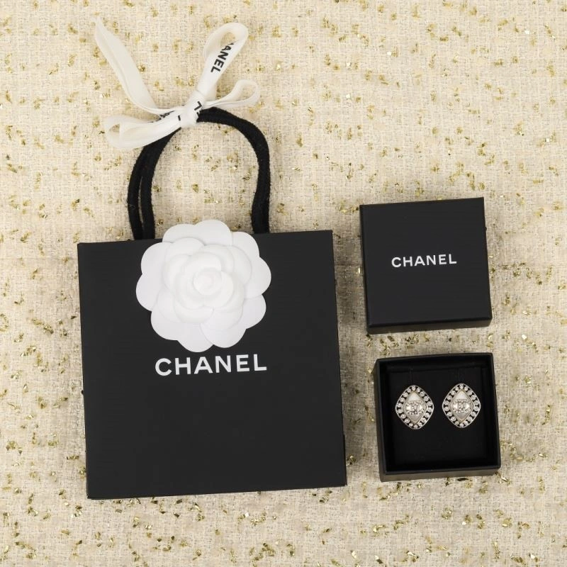 Chanel Earrings EyeCatching 222524