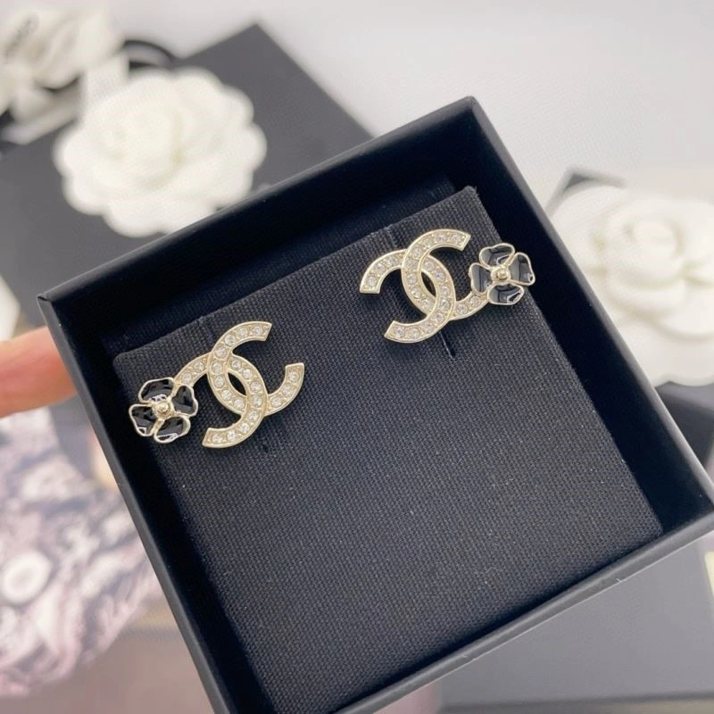 Sophisticated Chanel Earrings 222518