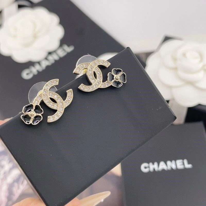 Sophisticated Chanel Earrings 222518