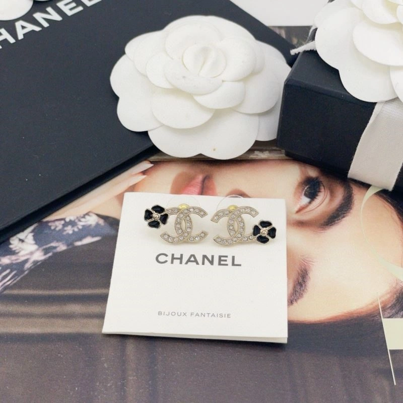 Sophisticated Chanel Earrings 222518