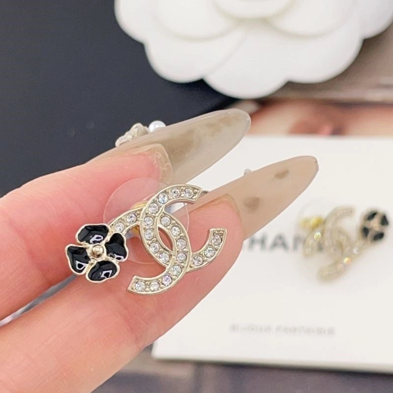 Sophisticated Chanel Earrings 222518