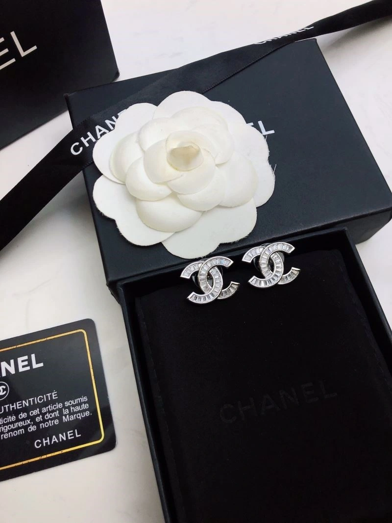 Unique Chanel Earrings 222516