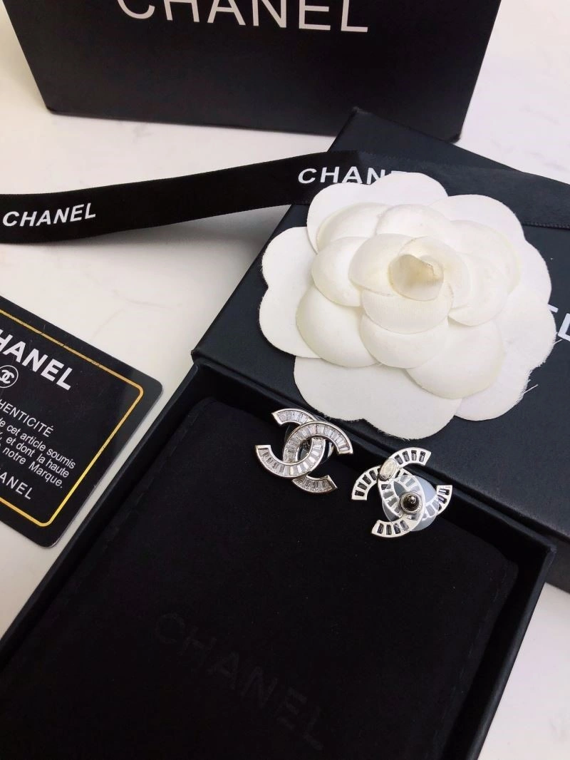 Unique Chanel Earrings 222516