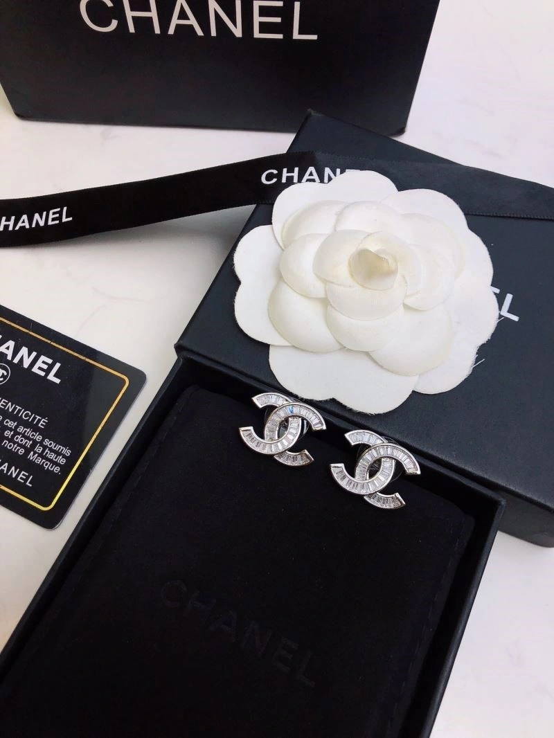 Unique Chanel Earrings 222516