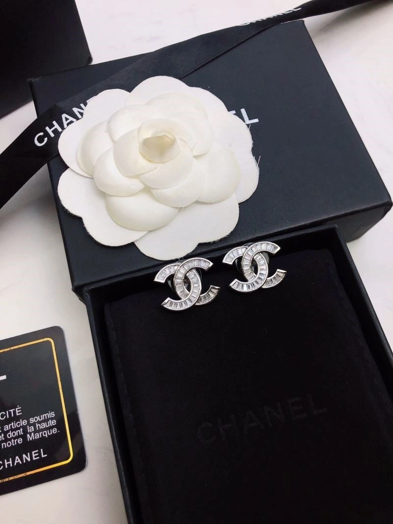 Unique Chanel Earrings 222516