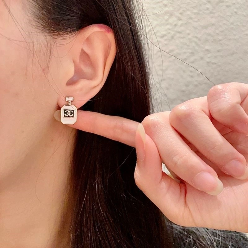 NewStyle Chanel Earrings 222512