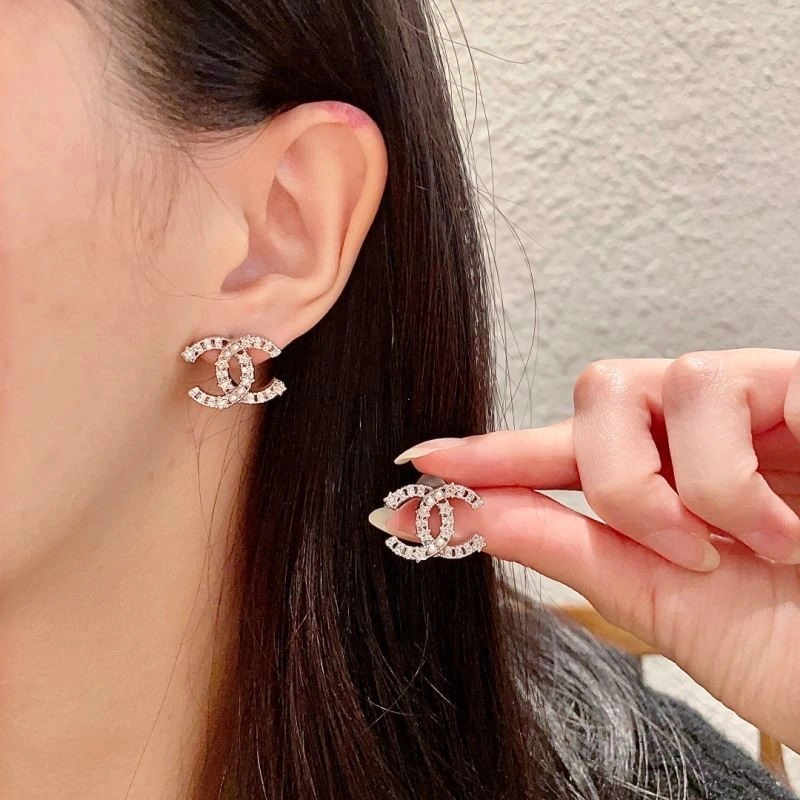Minimalist Chanel Earrings 222520