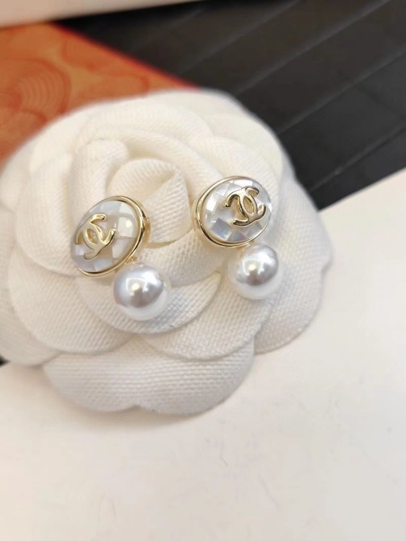 Unisex Chanel Earrings 222498